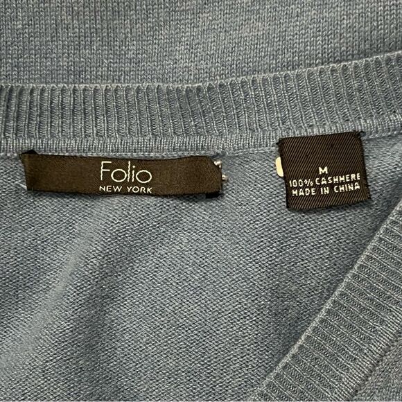 Folio New York Mens 100% Cashmere Sweater M Baby Blue V-Neck Quiet Luxury Preppy - Picture 6 of 6
